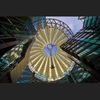 IMG_9025_Sonycenter_1200.jpg