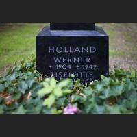 IMG_0970_Grabstein_Omi_Opa_Holland.jpg