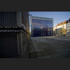 IMG_0865_Herz_Jesu_Kirche_Vorplatz.jpg