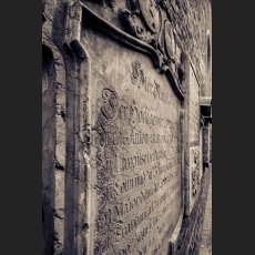 IMG_2671_Frauenkirche_Grabplatte.jpg