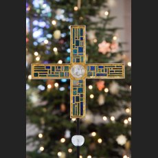 IMG_4336_Christuskirche_Kreuz_vor_Weihnachtsbaum_2400.jpg